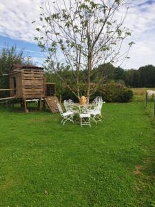 LA TOULOTTE chez Claire et Christian