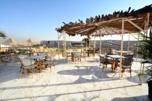 Topview Pyramids And Museum - Kafr Ghaţāţī