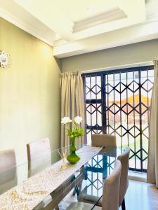 Townhouse on 6526 Boiketlo Street, Golfview