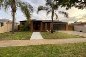 Beaut Stay on Boyd - Shepparton