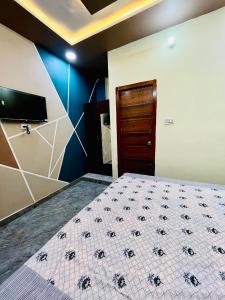 Amrit Residency homestay- 5 mins from Prem Mandir and Iskon temple