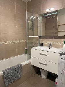 Appartements Charmant 2 pieces vue sur jardin : photos des chambres