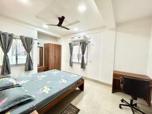 Modern 3BHK Apt for Big Groups & Family on EM Bypass