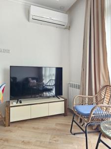 Orexus Tower 2 Bedroom Flat near Holiday Inn Hotel in City Center