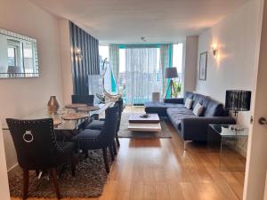 Modern apartment next to Hayes and Harlington station