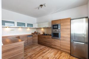 Spacious Apartment with AC and stunning views