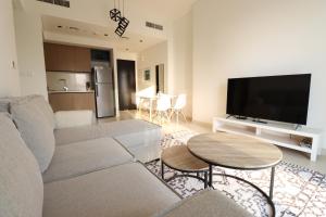 Sea & City Views - Burj Crown - 5 Min Walk to Mall