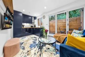 Modern 1 Bed Flat in Barnes near River Thames - London