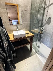 Chalets Chalet Josaly Jacuzzi et Sauna : photos des chambres