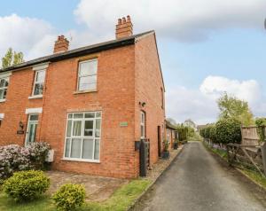 Lovely Comfortable 3 Bed Home, near Worcester