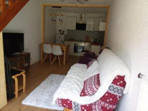 L’ALPIN AU PIED DES PISTES ET COMMERCES