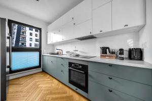 Skierniewicka Apt - Parking, Workspace, Balcony - by Rentujemy