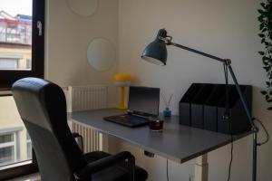 Skierniewicka Apt - Parking, Workspace, Balcony - by Rentujemy