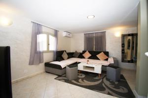 LEscale Standing Presta