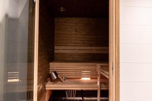 Cozy Aurora Chalet with Sauna By BookLapland
