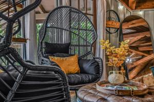 Lightn Bug Bungalow cabin