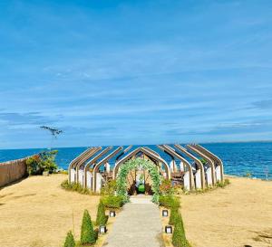 Cozy 2br with pool and beach access