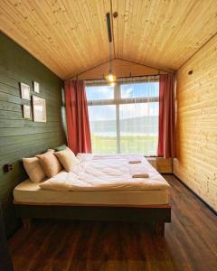 Kinta house on lake Sioni