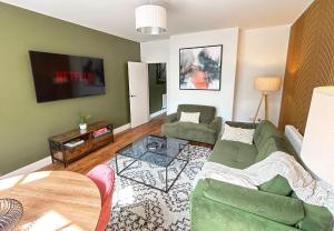 1 Bed & 1 Sofa Bed Alpine Style Ground Floor Apartment