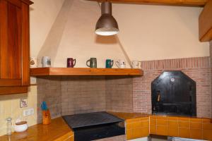 Villa with private pool and tennis court 150 metres from the sea-Villa el Olivo