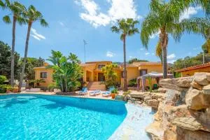 Villa with private pool and tennis court 150 metres from the sea-Villa el Olivo - Rotes