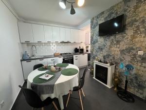 Modern Central Apartament