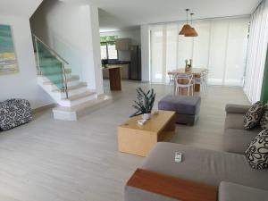 Bella casa en condominio Rivera Campestre