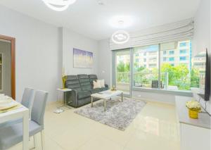 Stylish 2BR I Partial Burj View I Downtown Dubai
