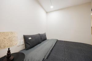 VietHOME - 102 Spacious Studio w Kitchen FREE Laundry