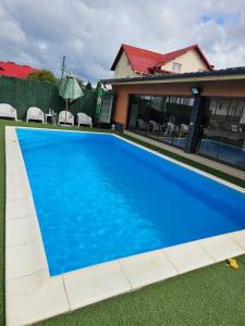 Conac Tigveni Pool & Spa Retreat