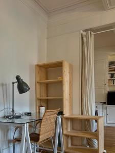 Grand loft lumineux, hyper centre & parking privé