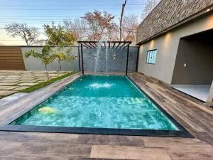 Casa ARUANÃ 6 SUITES - 阿鲁阿南