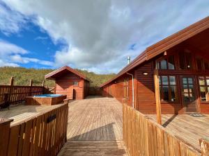 Private cottage on Golden Circle with hot tub