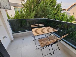 New Flat with Big Living Spaces 2-5 Near By Lara Beach