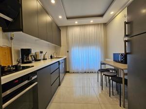 New Flat with Big Living Spaces 2-5 Near By Lara Beach