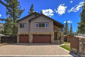 Chateau de Navahoe - Luxury - Hot tub - Large yard - Mevers