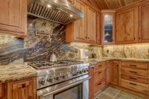 Navahoe Nest - Large Luxury Home w Hot Tub