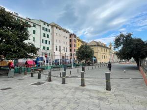 THE FIRST MOLO acquario, porto antico, porto, centro storico