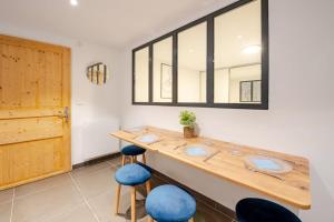 Maisons d'hotes Logement avec billard, home cinema et terrasse privatises : photos des chambres