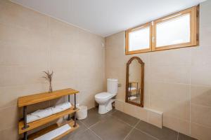 Maisons d'hotes Logement avec billard, home cinema et terrasse privatises : photos des chambres