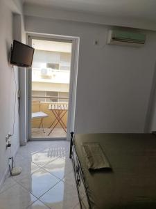 Small apartment in the heart of Piraeus! Notara 43