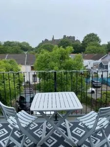 Castle View - Oystermouth