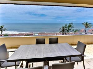 Martinique at Beachfront Apartment in Shakas Rock