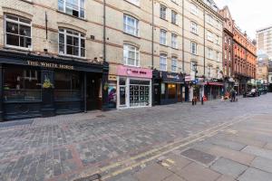 Luxury Soho Apartment R3