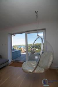 Ultimate Coastal Escape - Stylish & Estuary Views