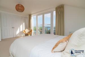 Ultimate Coastal Escape - Stylish & Estuary Views