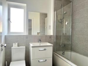 New Spacious Cambridge Townhouse 3bed-3bath