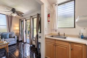 Kihei Akahi C320- Kihei Studio, walk to shops, dining, & the beach