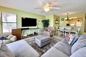 Two-Bedroom Apartment room in Sea Oats H102 Condo