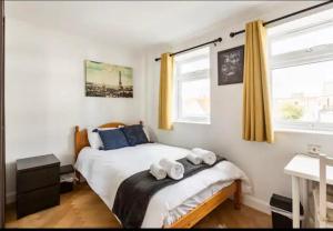 Stunning 2 bedrooms, 2 bathrooms flat.